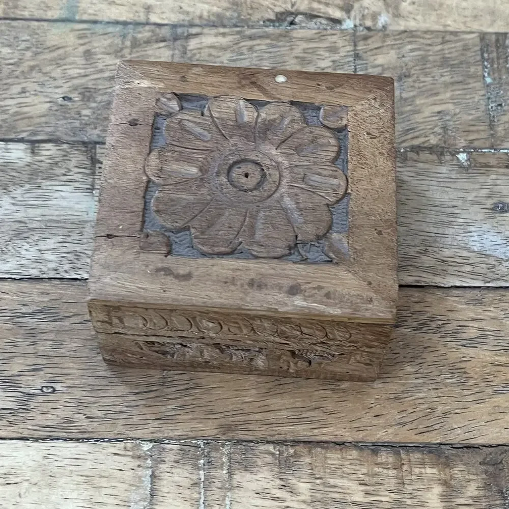 Vtg Small Carved Wooden Trinket Jewelry Box 3